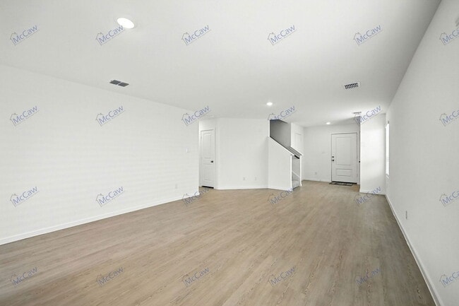 Photo - 205 Ashbrook St