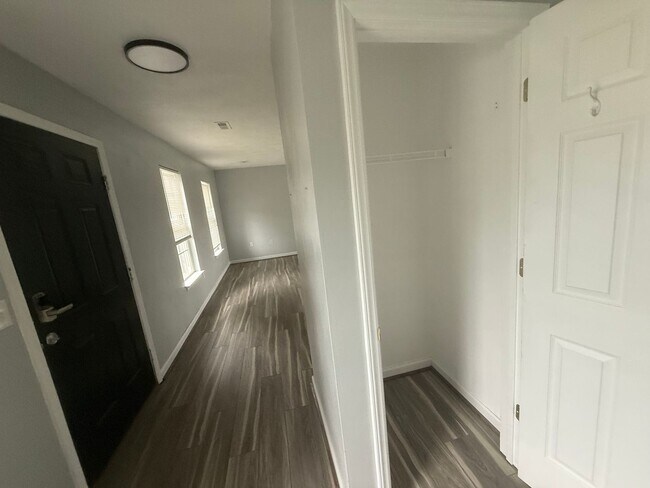 Photo - 4826 Golfview Dr NE