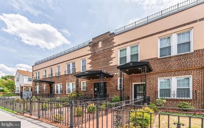 Building Photo - 1801 Otis St NE Unit 6 Rental