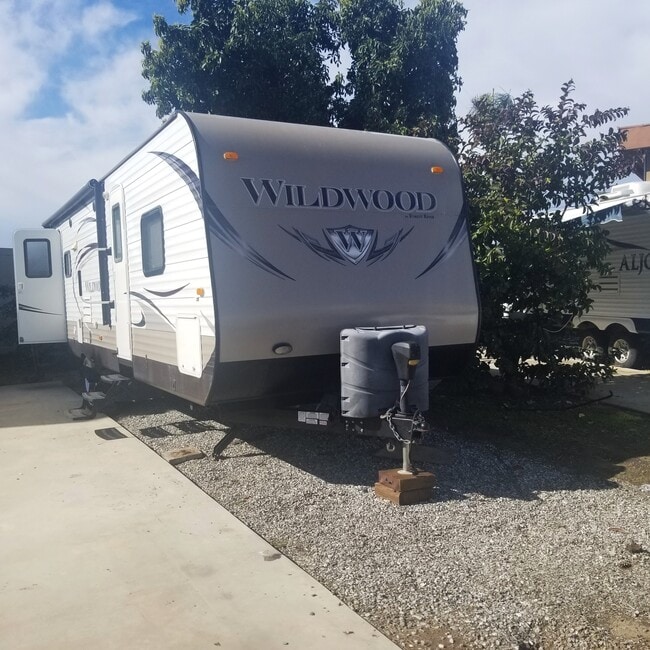 Photo - 218 W Carson St