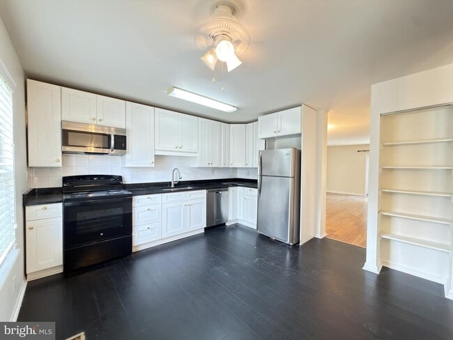 23 Valley Crossing Cir