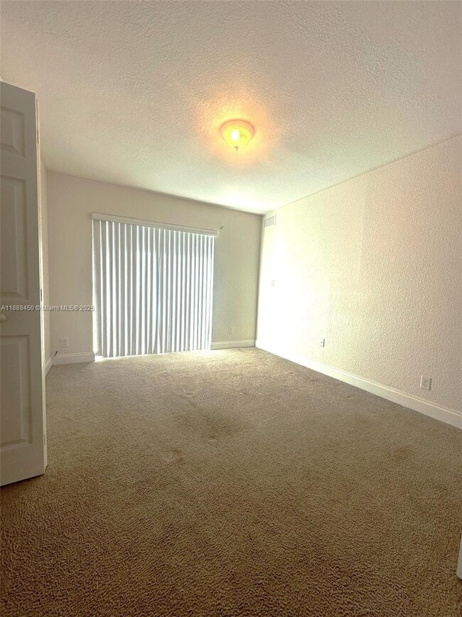 Photo - 4271 NW 5th St Unidad 108