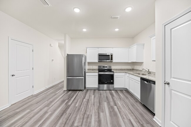 Photo - 904 Scarlett Maple St