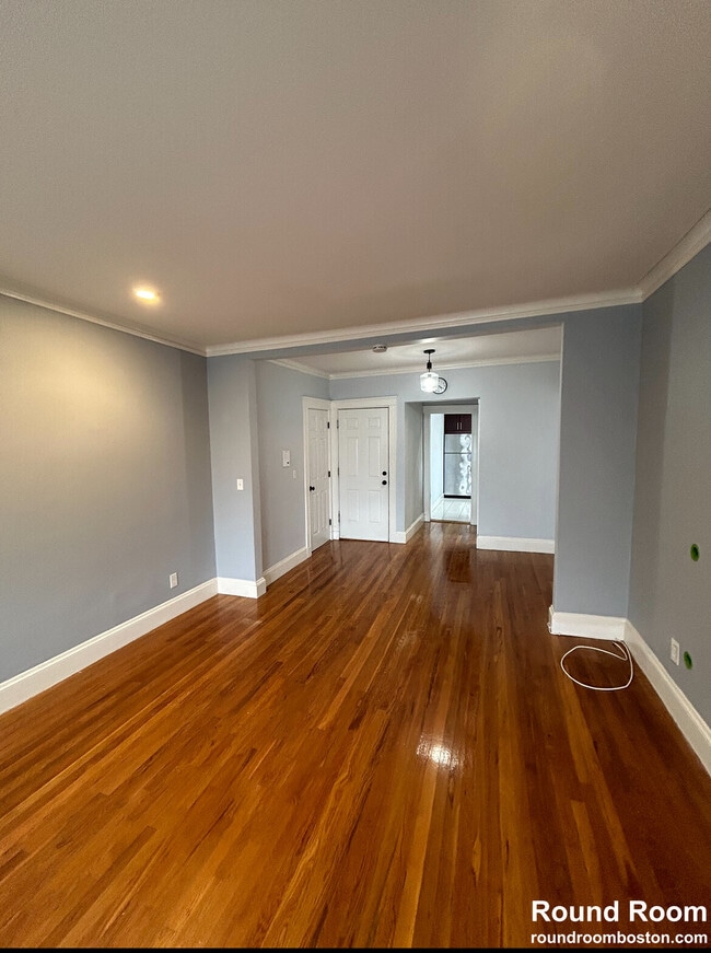 Photo - 2035 Commonwealth Ave