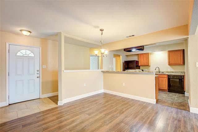 Photo - 4804 Springsong Ln