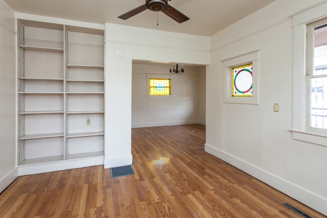 Photo - EDo BRICK BUNGALOW 1/BD 1/BA 1/CG