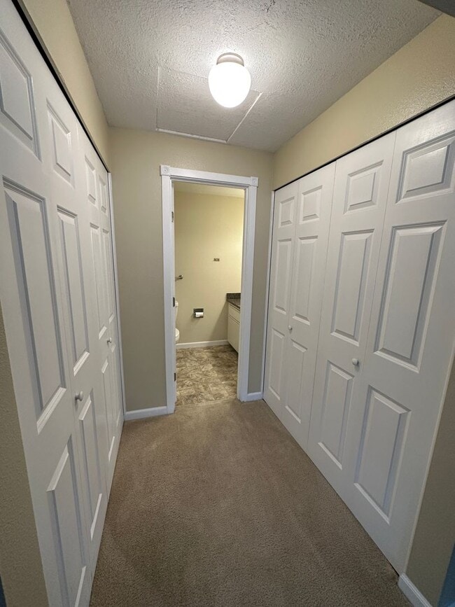 Photo - Top Floor 2 bed Condo in Renton available ...