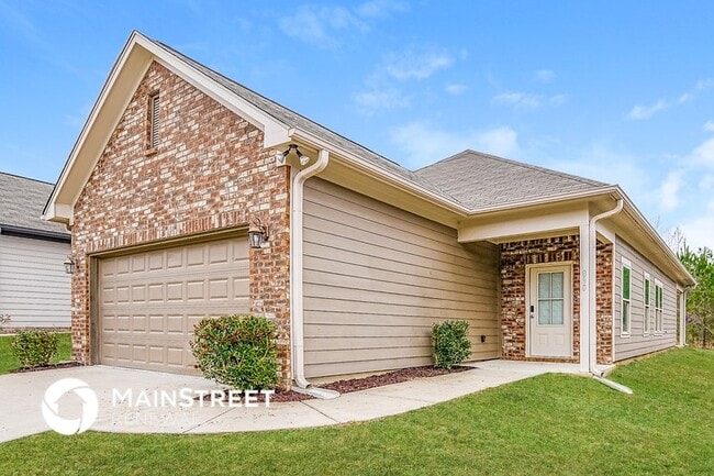 Photo - 890 Maple Trce