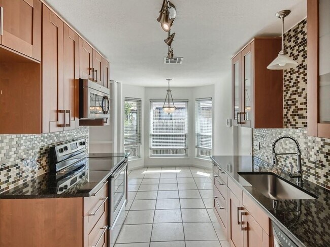 Photo - 3908 Stoney Hill