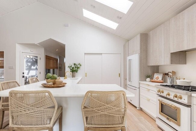 Photo - 1709 Alta Vista Ave