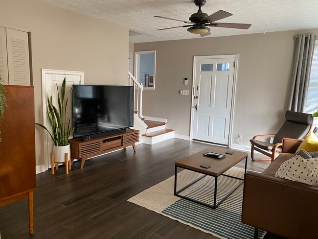 Photo - 1244 Wolfe St