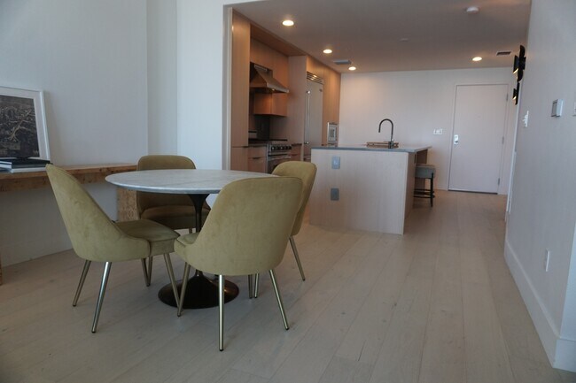 Newly Remodeled European Oak Wood Floors. - 1208 E Kennedy Blvd Unidad Exclusive Designer Condo