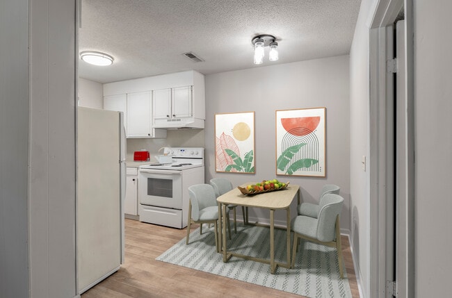 Photo - The Montana Apartments