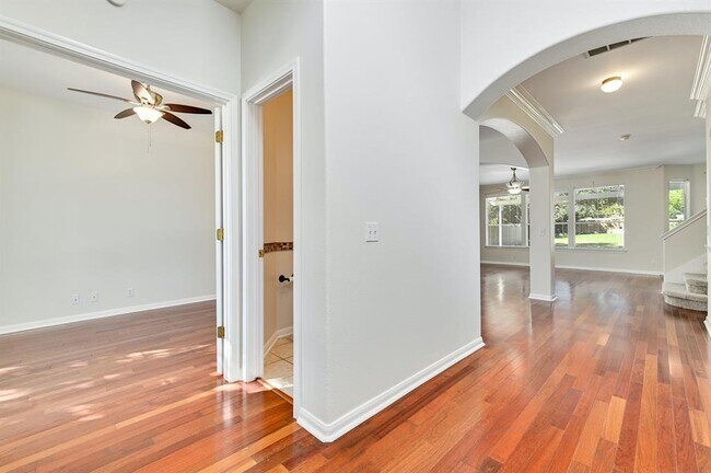 20308 Farm Pond Ln