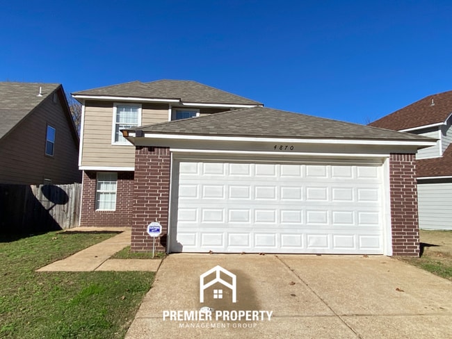 Building Photo - 4870 Royal Run Dr