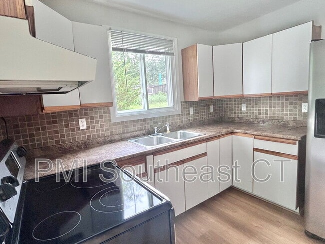 Photo - 55 Hedge Ave