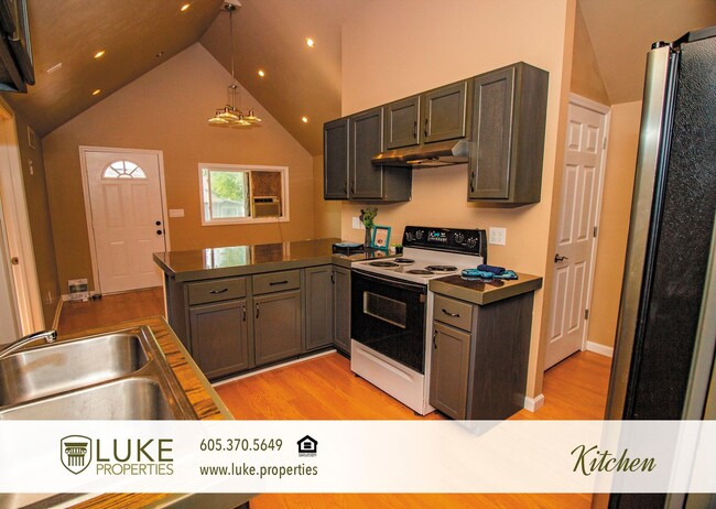 Photo - 601 W Brookings St