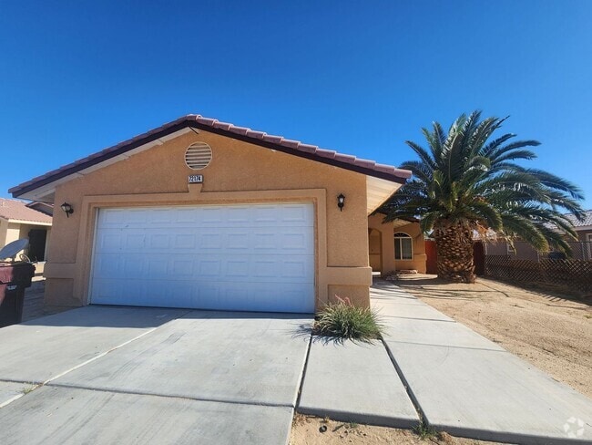 Building Photo - COMING SOON 3 BEDROOM 2 BATH Rental