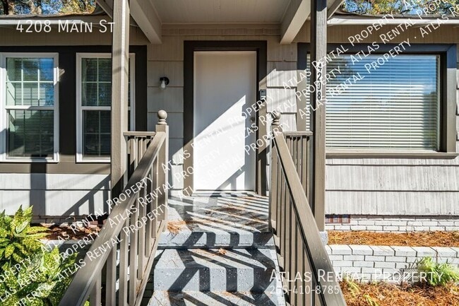 Photo - 4208 Main St