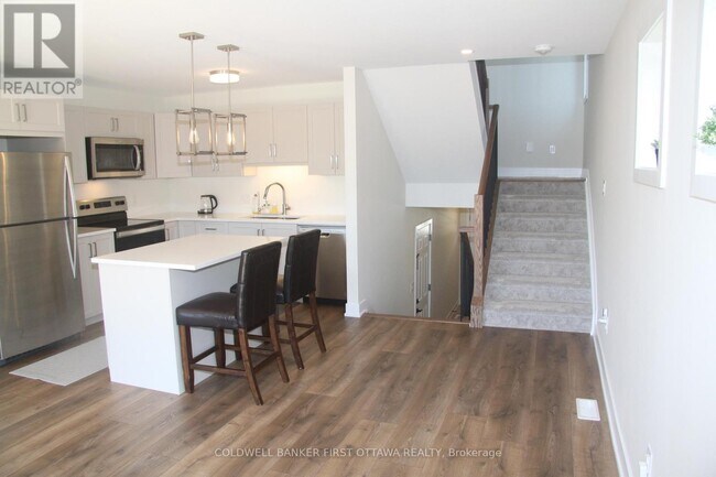 Photo - 166 Wallace St