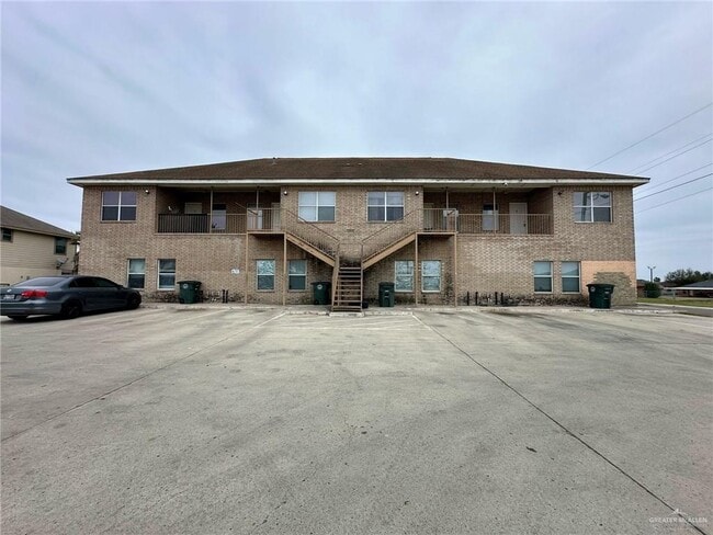 Building Photo - 13 Hill Crest Dr