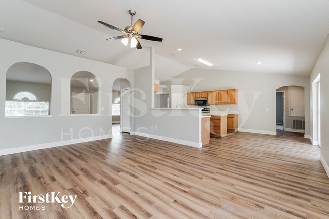 Photo - 6301 Newmark St