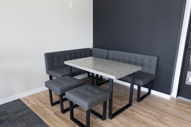 Photo - Elmview II Apartments