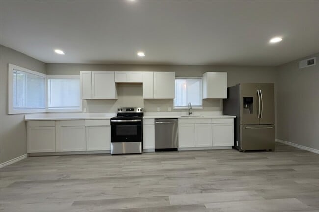 Photo - 2214 5th Ave N