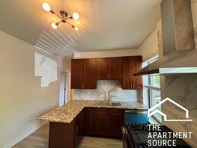 Photo - 3138 W Schubert Ave Unit 1F