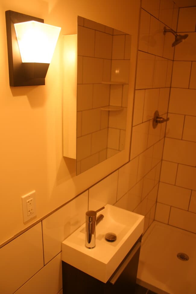 Photo - 302 Fir St NE