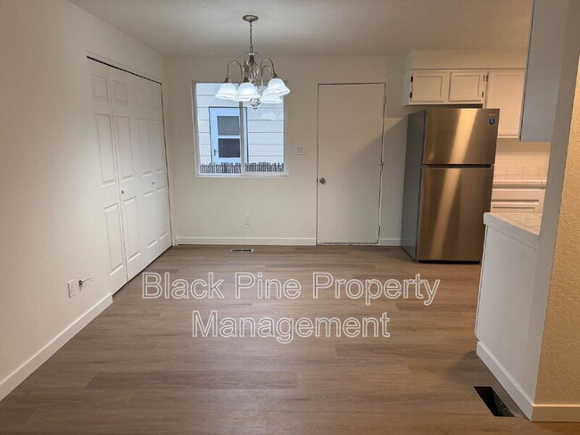 Photo - 1937 S Owyhee St