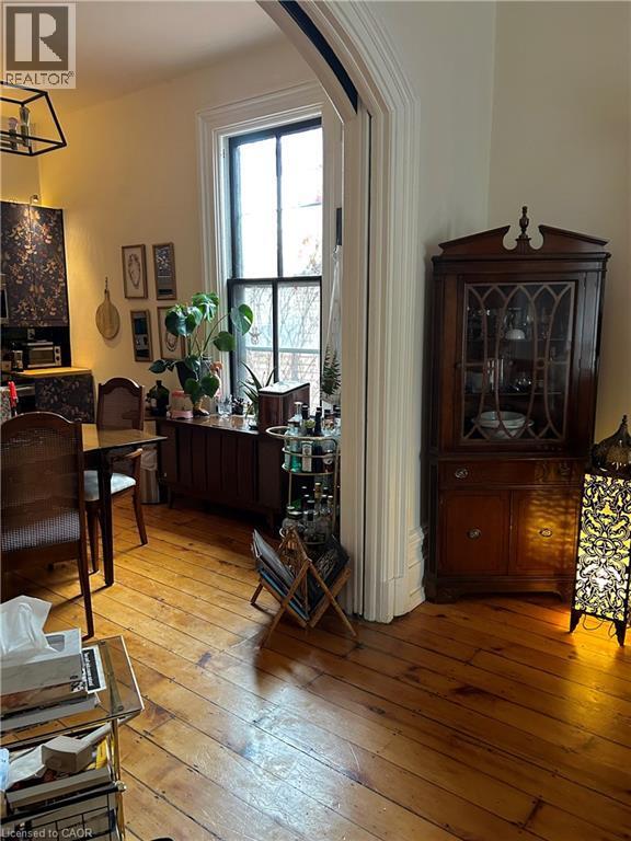 Photo - 43 Pearl St S