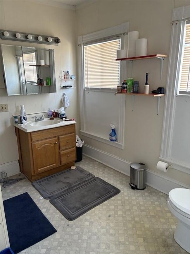 Photo - 98 N Main Ave Unit B