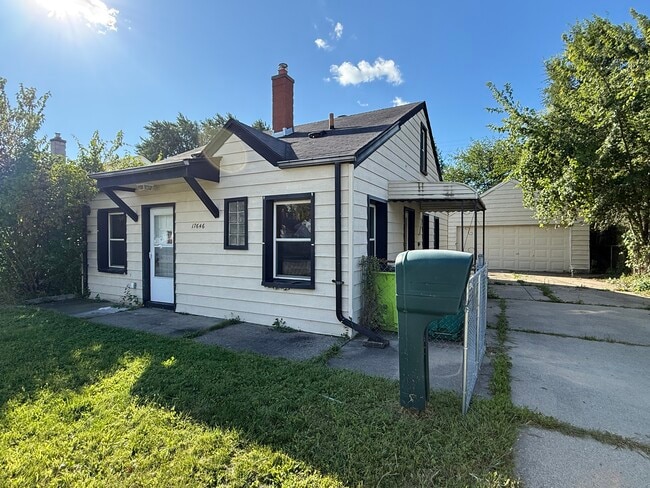 Building Photo - 17646 Toepfer Dr Rental