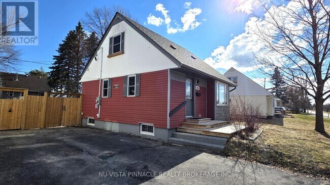 Photo - 1243 Landor St
