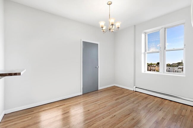 Building Photo - 314 Paterson Plank Rd Unit 5B Rental