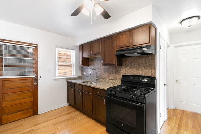 Photo - 8910 Grand Ave Unidad 1N