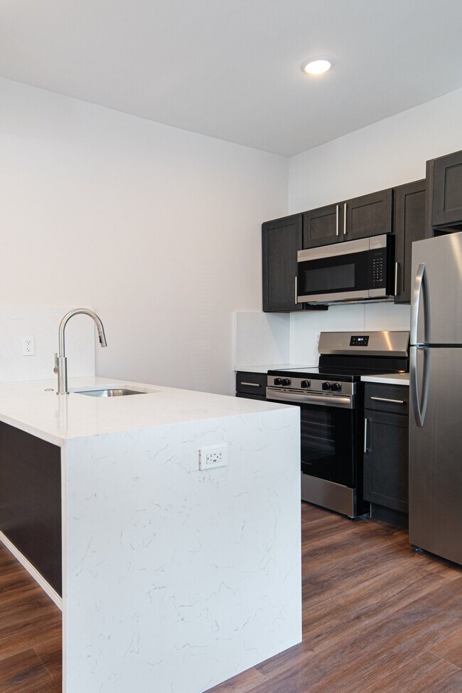 Photo - 212 Manheim St