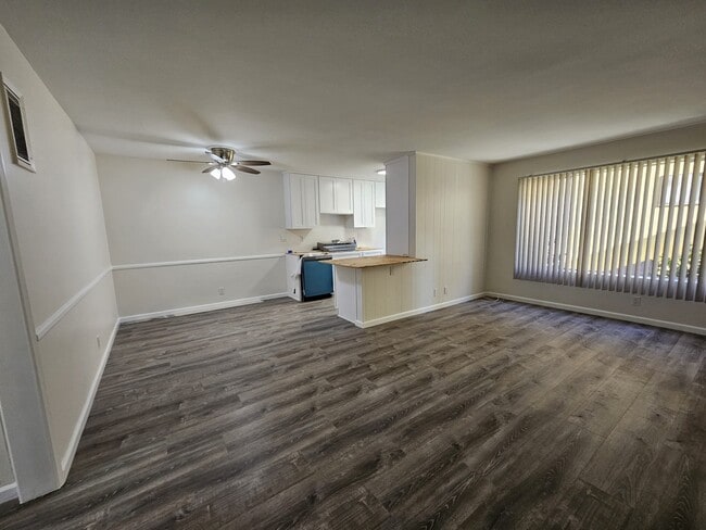 Photo - 5430 Corteen Pl Unit 4