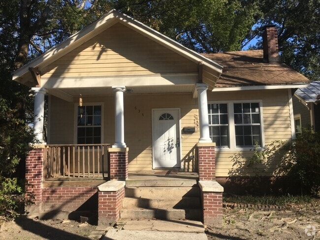Building Photo - Single family house - within walking dista...