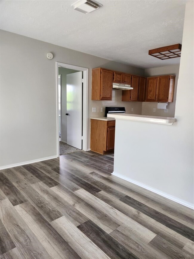 Photo - 1900 Old Creek Dr