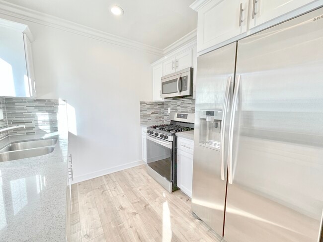 Photo - 4463 1/2 Rosewood Ave Unit 4463 1/2 Rosewood Ave