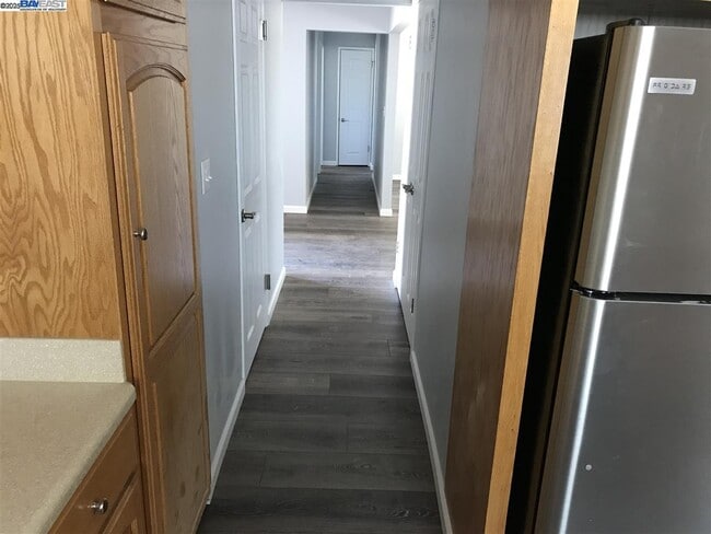 Photo - 775 Leland Way