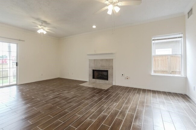 Photo - 807 Victoria Lakes Dr
