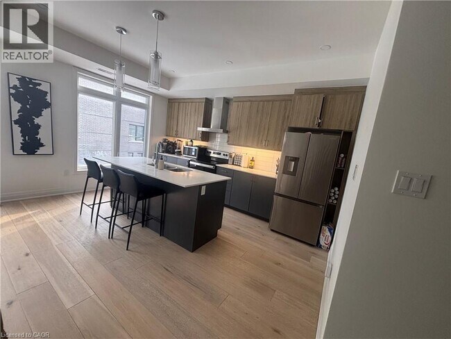 Photo - 258 Hespeler Rd