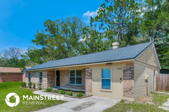 Photo - 2433 Justin Rd E