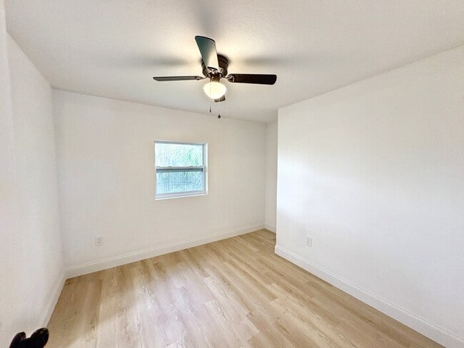 Photo - 4605 N Hubert Ave Unit 2