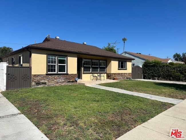 Building Photo - 6225 Teesdale Ave Rental