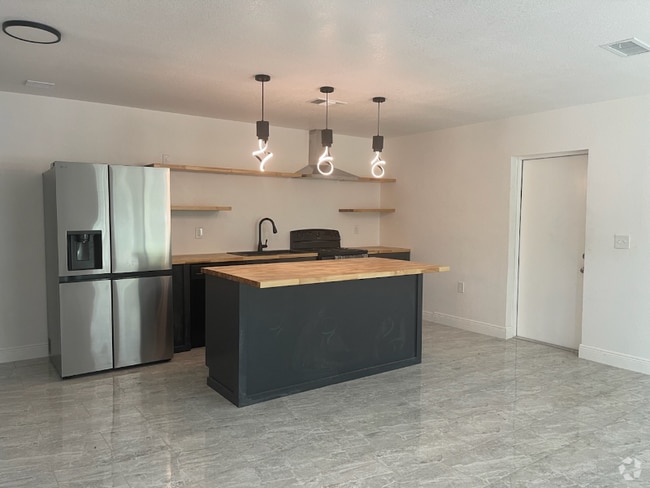 Building Photo - 1501 Loring St Rental