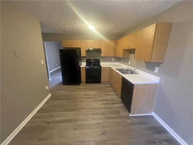 Unidad B - 5787 Summerglen Ln